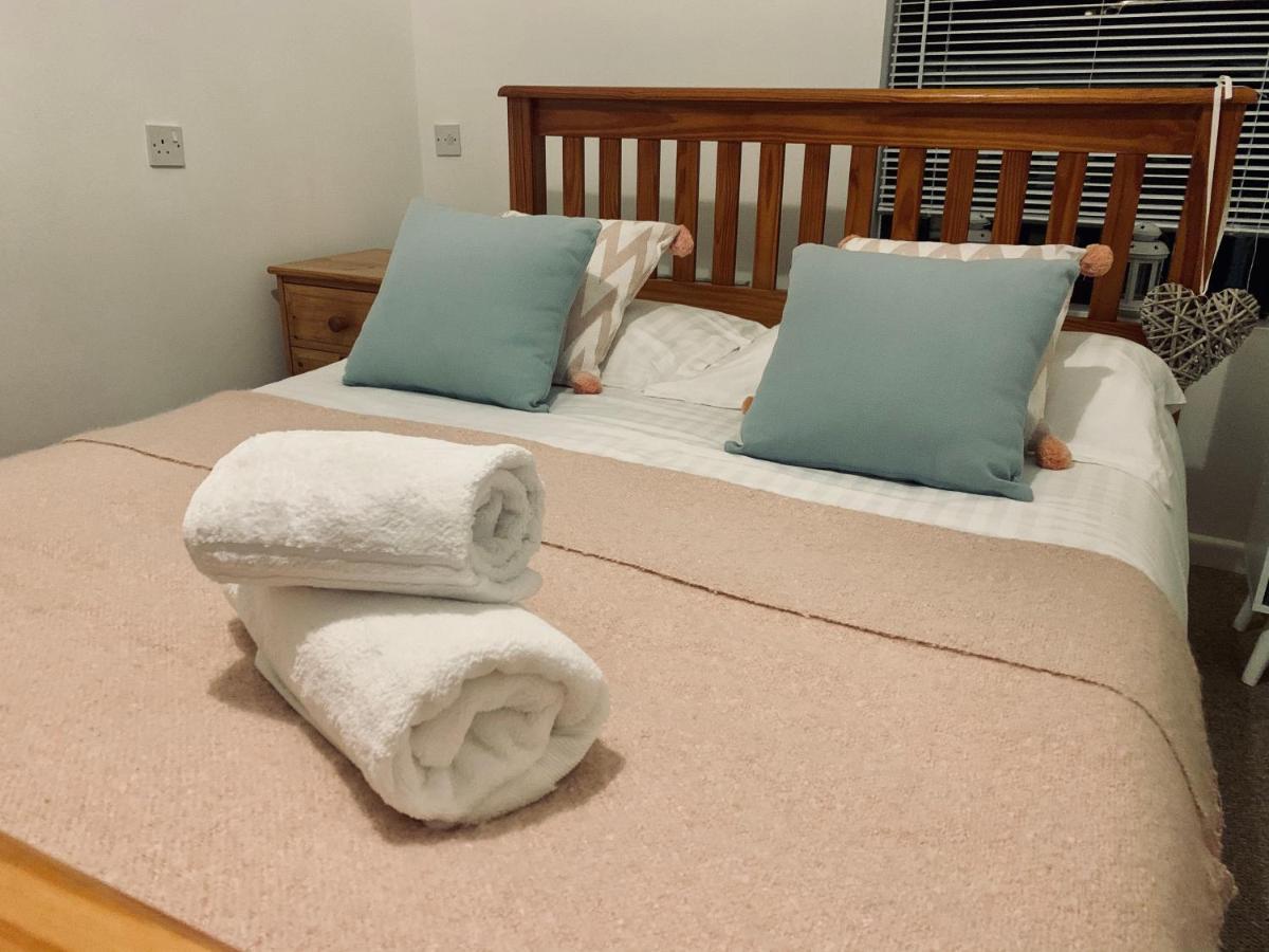 Cosy Rooms In Тонтон Екстер'єр фото